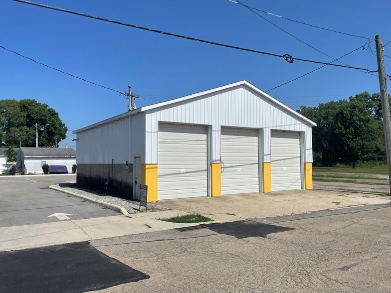 111 N Roosevelt Ave, Piqua, OH for lease - Primary Photo - Image 1 of 6