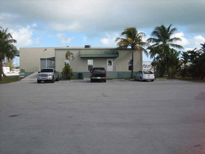 121 Overseas Hwy, Key West, FL à louer - Photo du bâtiment - Image 2 de 27