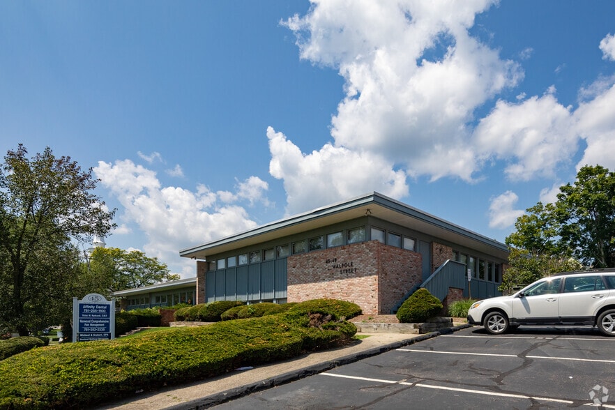45-49 Walpole St, Norwood, MA for lease - Building Photo - Image 1 of 3
