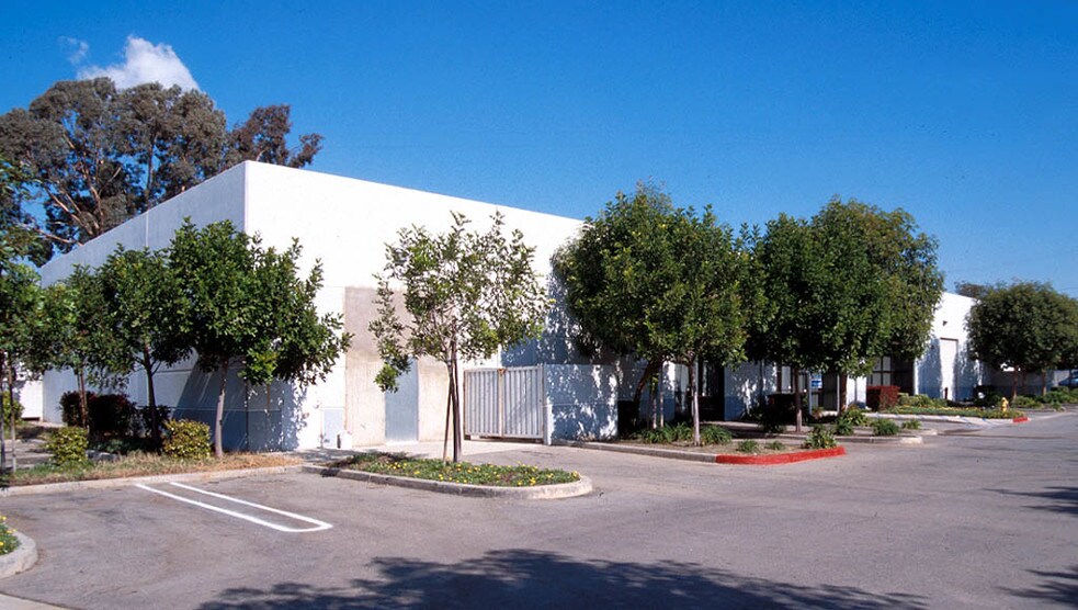 4078 Mission Blvd, Montclair, CA for lease - Primary Photo - Image 2 of 14