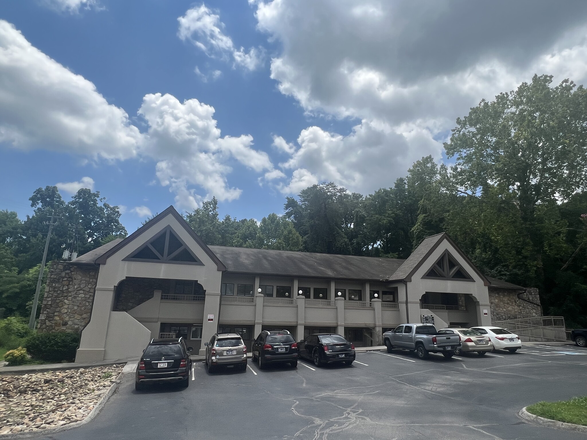 6906 Kingston Pike, Knoxville, TN for sale Building Photo- Image 1 of 1