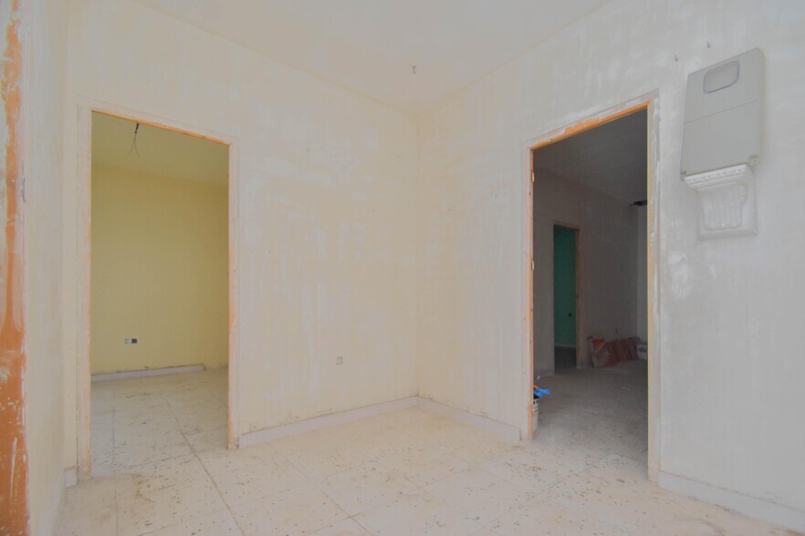 Calle Islas Bahamas, 98, Motril, Granada for sale - Interior Photo - Image 2 of 18