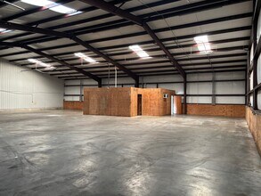 1919 Golden Heights Rd, Fort Worth, TX à louer Photo intérieure- Image 2 de 8