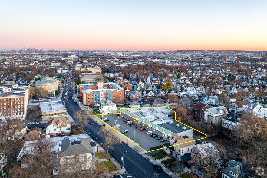 660-680 Clinton Ave, Newark, NJ à vendre - Aérien - Image 3 de 4