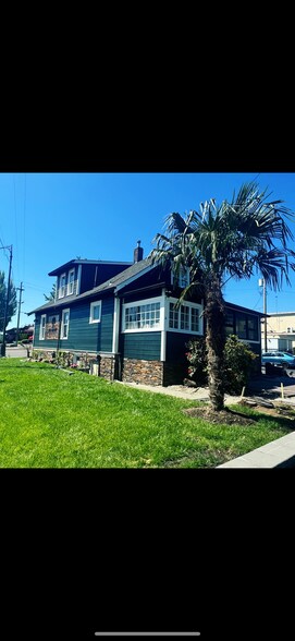 10910 NE Fourth Plain Blvd, Vancouver, WA à louer - Photo du bâtiment - Image 2 de 27