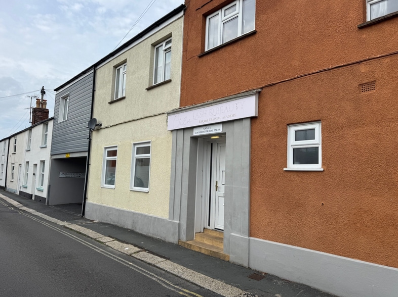 117B Dorchester Rd, Weymouth à louer - Photo du bâtiment - Image 2 de 2