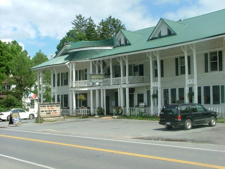 59 W Main St, Broadalbin, NY à vendre - Photo principale - Image 1 de 78