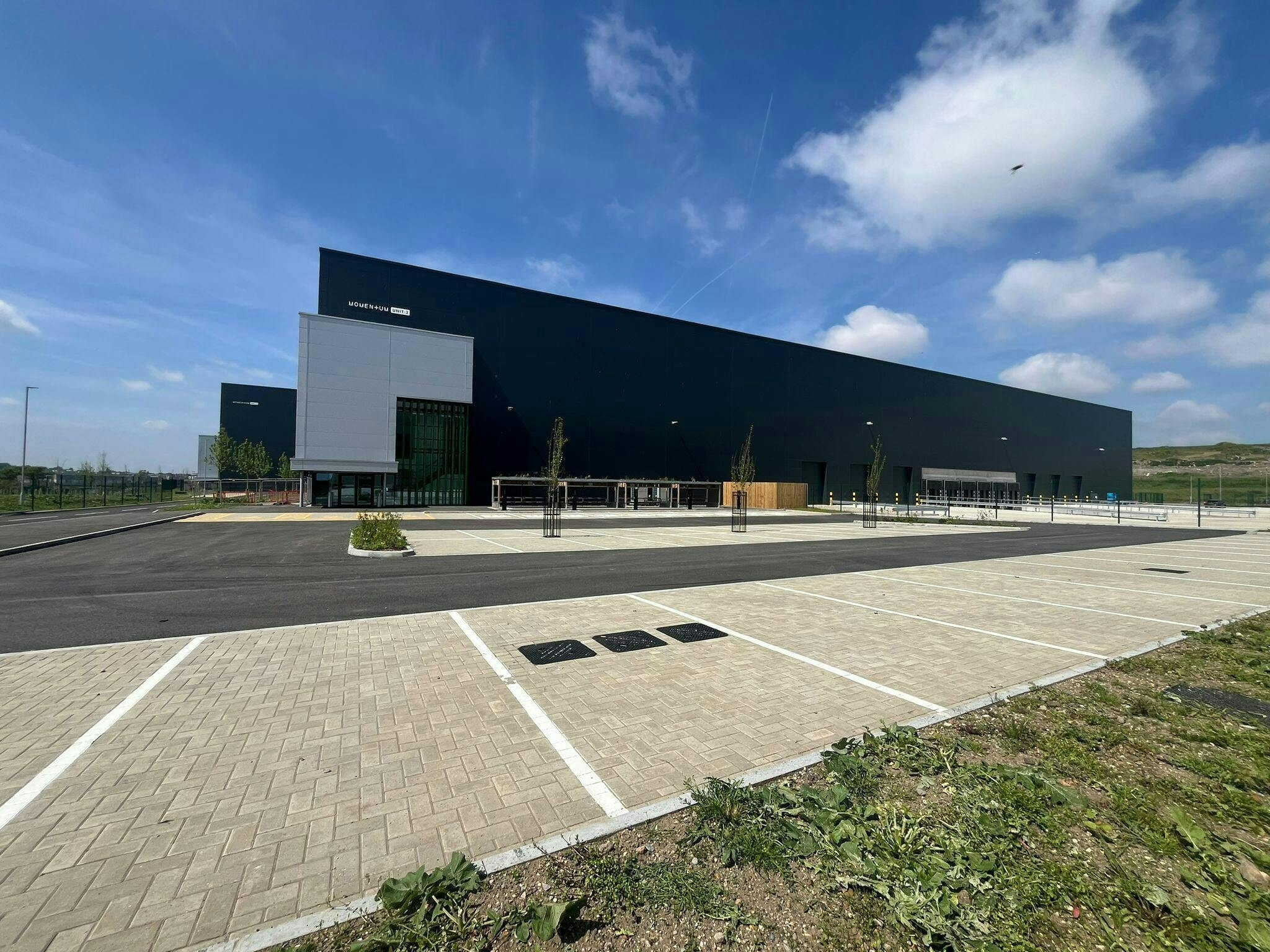 Coldharbour Ln, Rainham à louer Photo du bâtiment- Image 1 de 13