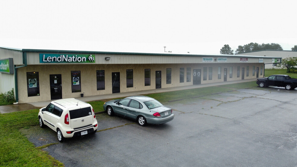 1591 N Highway 63, Houston, MO for sale - Building Photo - Image 3 of 12