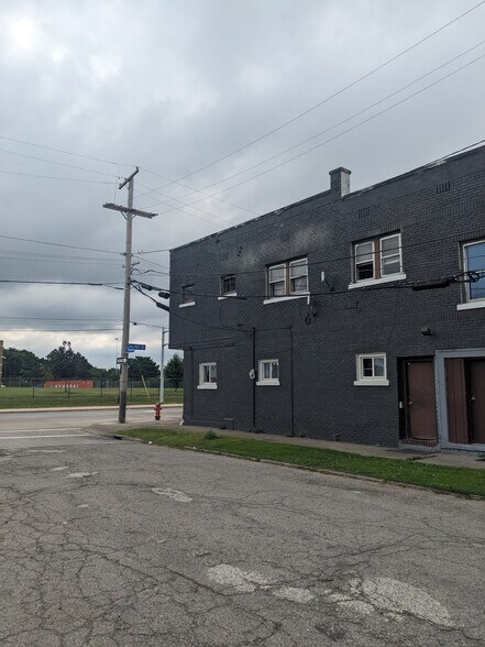 576 E 152nd St, Cleveland, OH à vendre - Photo du bâtiment - Image 3 de 27