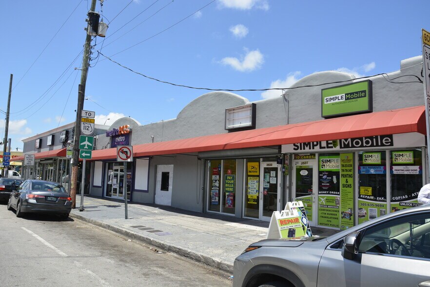 1700 NW 36th St, Miami, FL à louer - Photo du bâtiment - Image 2 de 3