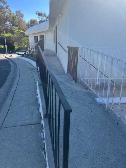 5411 Valley Blvd, Los Angeles, CA à louer - Photo du bâtiment - Image 3 de 17