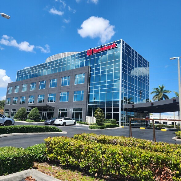 2500 NW 107th Ave, Miami, FL à louer - Photo du bâtiment - Image 3 de 32