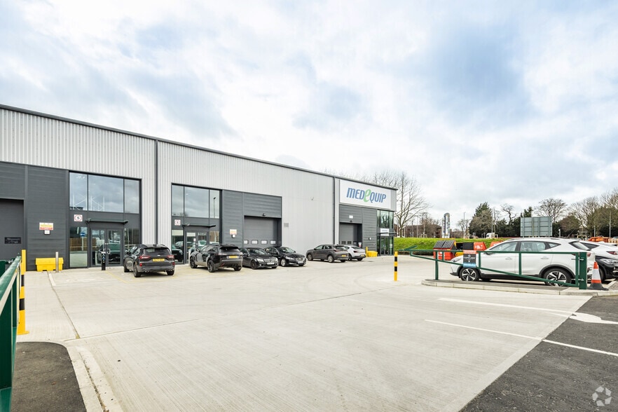 2D Welton Rd, Wirral for sale - Building Photo - Image 2 of 3