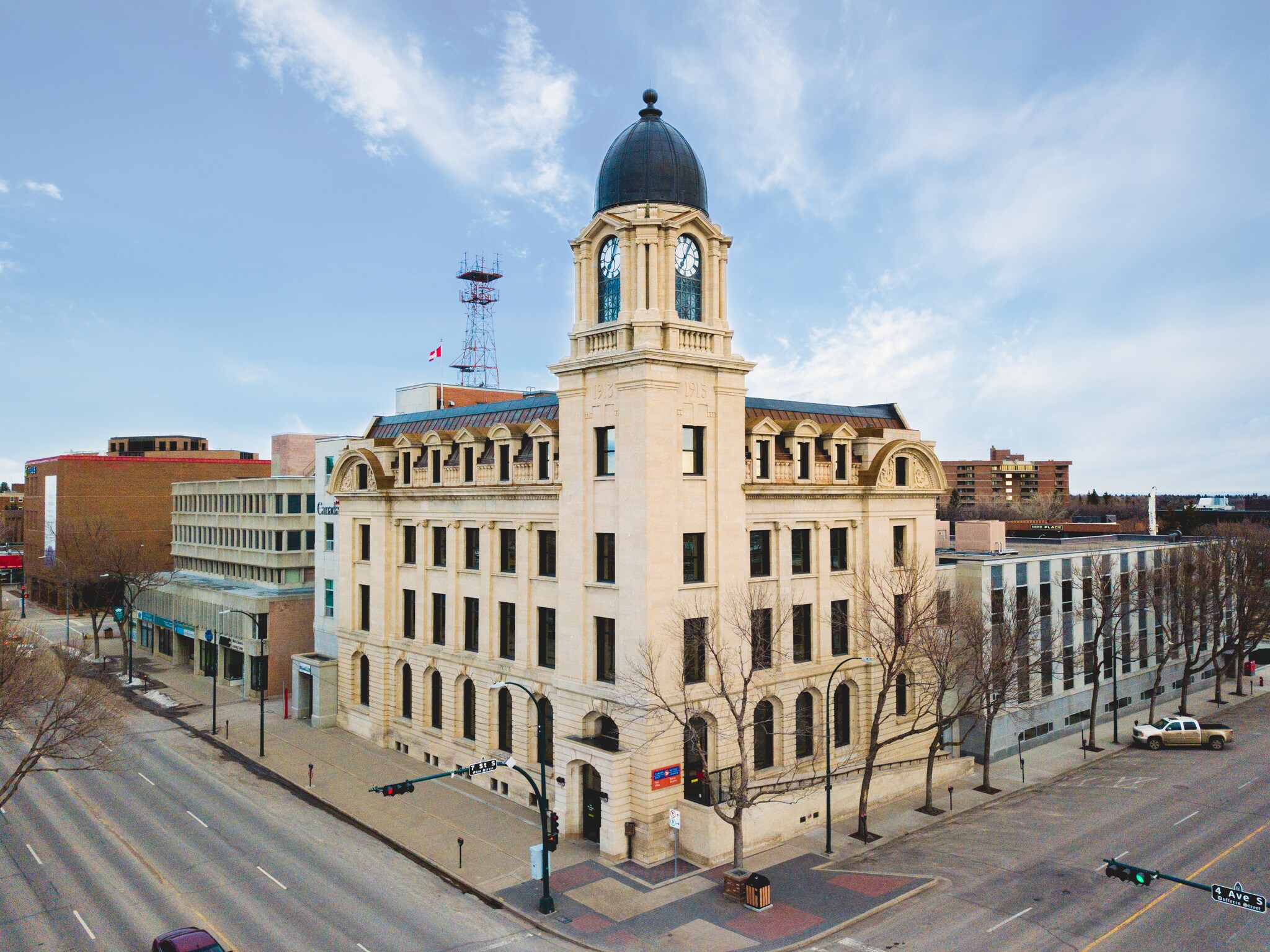 704 4 Av S, Lethbridge, AB à vendre Autre- Image 1 de 1