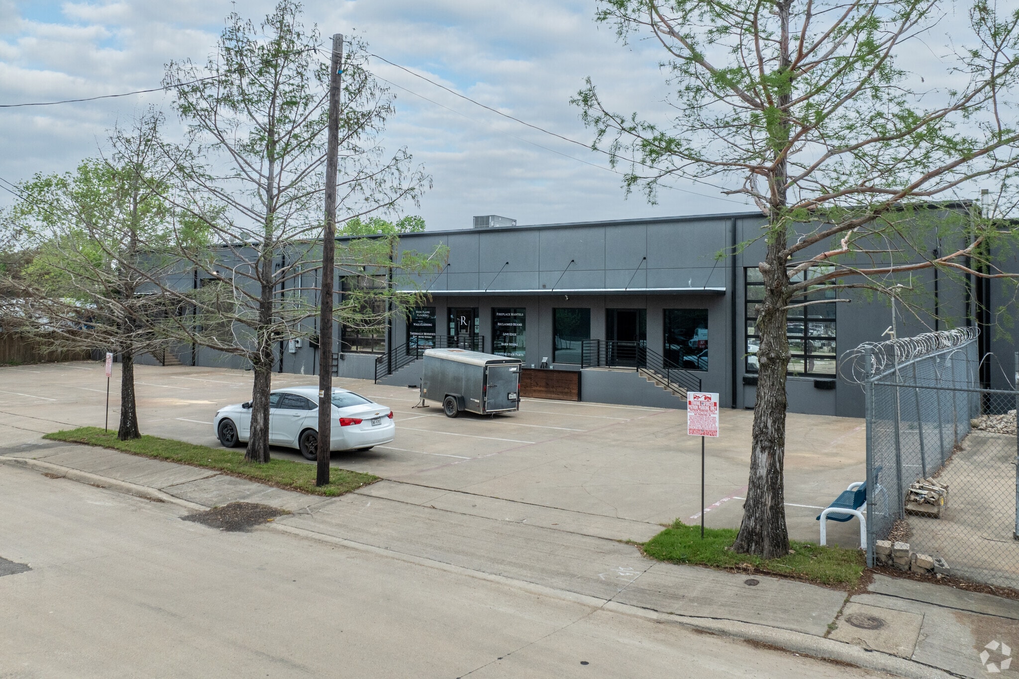 4741-4743 Iberia Ave, Dallas, TX for lease Primary Photo- Image 1 of 7