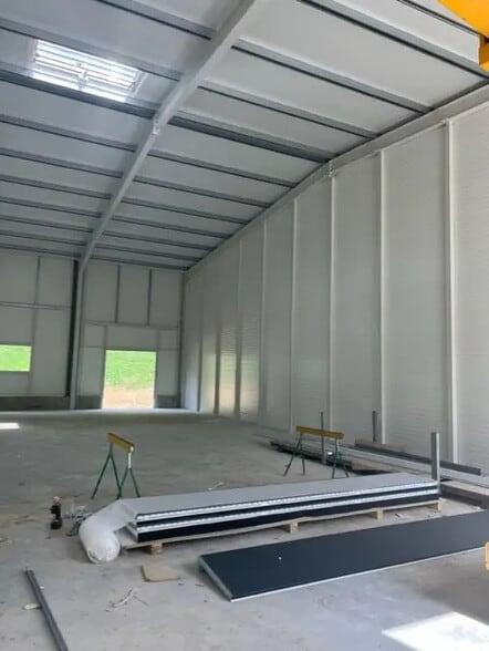 Industrial in Saint-Sorlin-de-Vienne for lease - Building Photo - Image 2 of 3