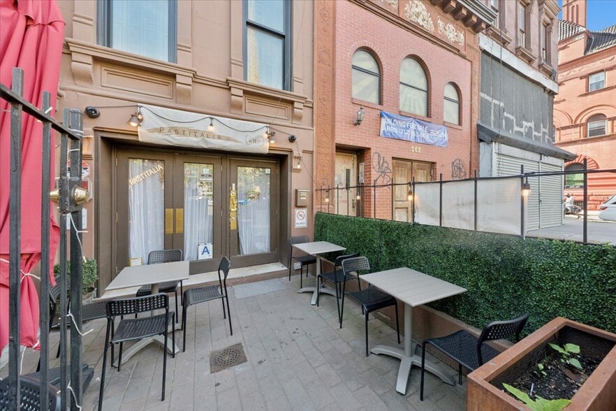 264 Lenox Ave, New York, NY à louer - Photo du bâtiment - Image 3 de 16