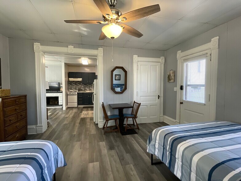 804 S Main St, Canton, IL à vendre - Photo du bâtiment - Image 3 de 22