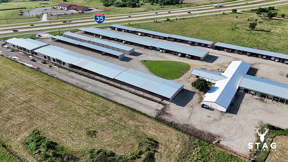 13676 Interstate 35, Valley View, TX à louer - Photo du bâtiment - Image 2 de 10
