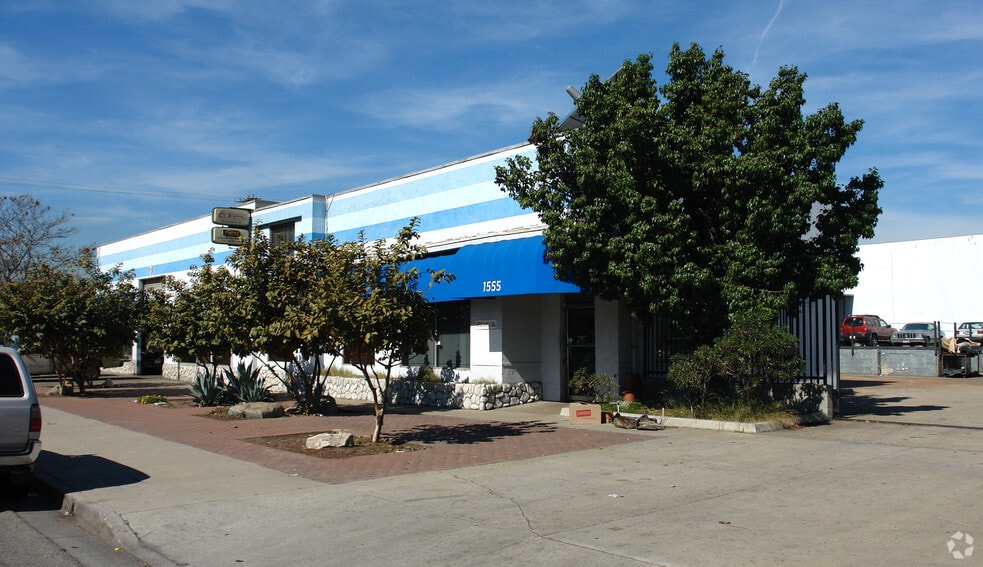 1545-1555 W Anaheim St, Long Beach, CA for sale - Building Photo - Image 3 of 6