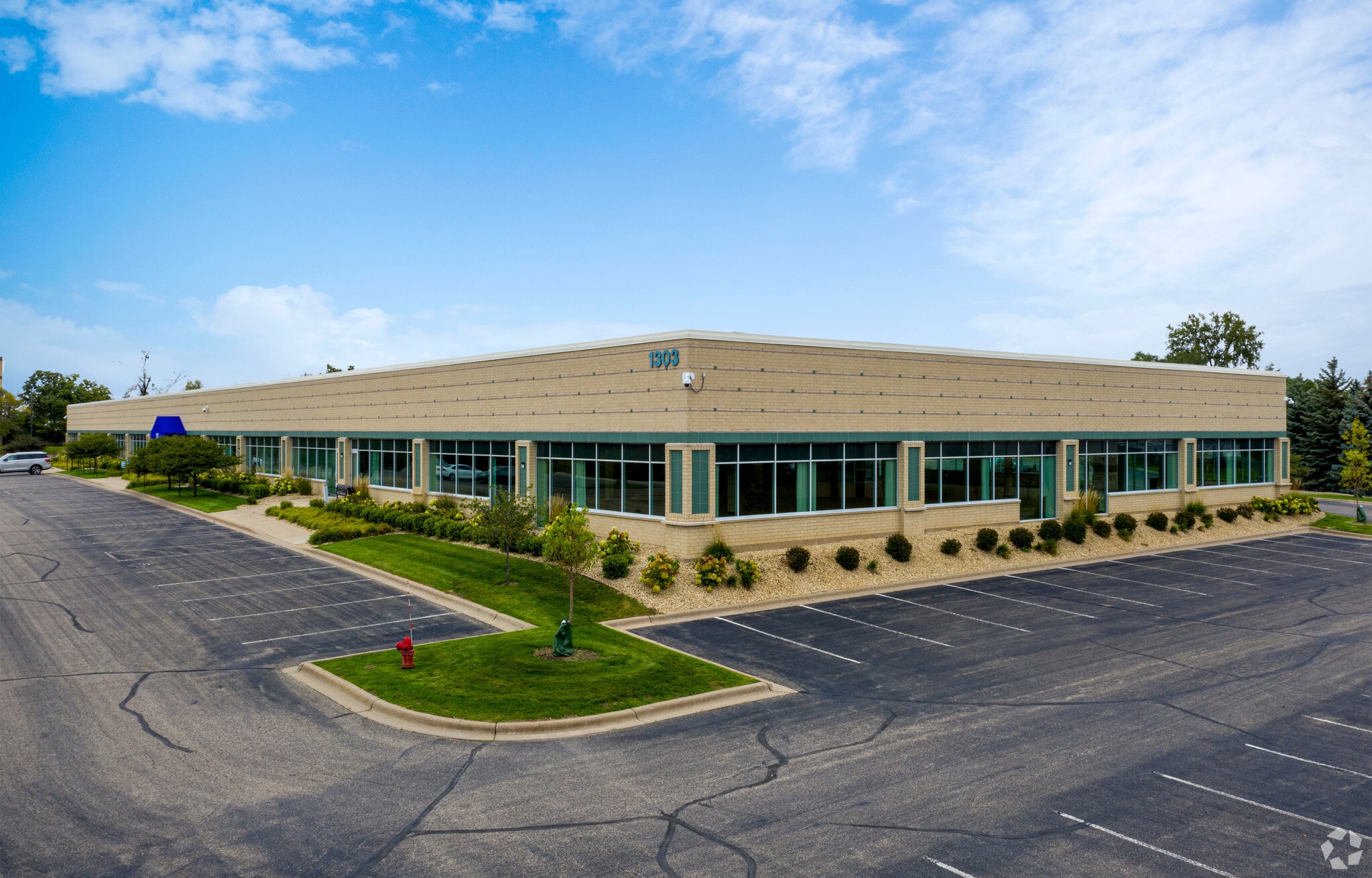 1303 Corporate Center Dr, Eagan, MN for lease Building Photo- Image 1 of 8