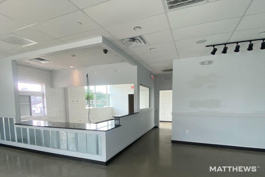 14380 Marsh Ln, Addison, TX for lease - Building Photo - Image 3 of 6