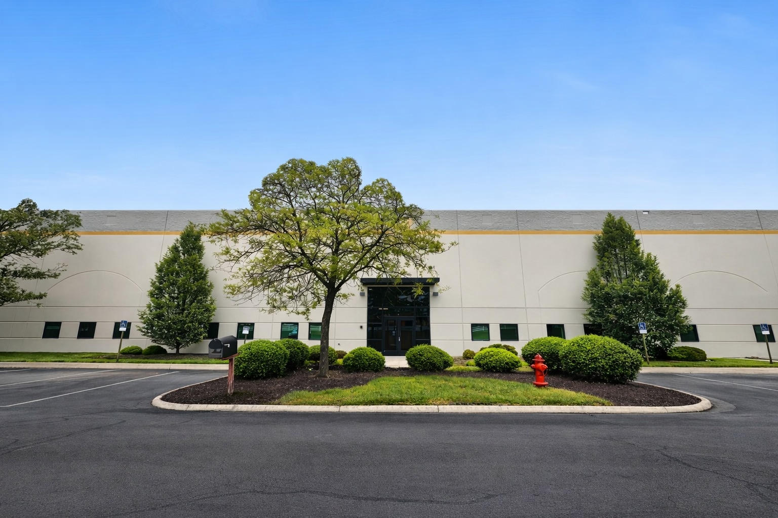 5701 N Meadows Dr, Grove City, OH for lease Building Photo- Image 1 of 5