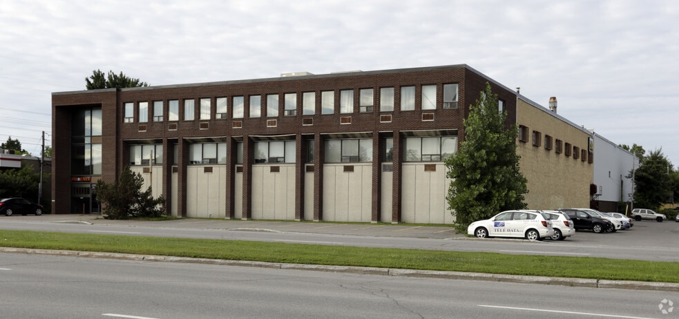 2270 Boul Industriel, Laval, QC for lease - Primary Photo - Image 1 of 8