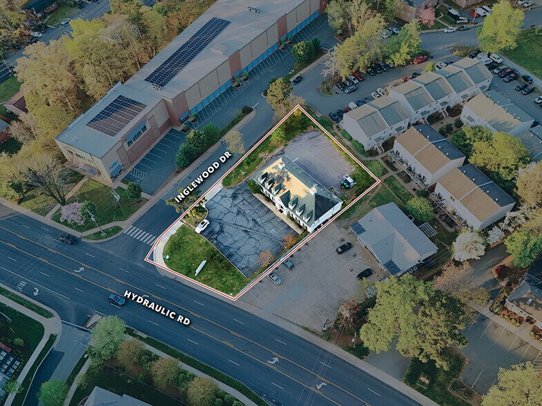 2401 Hydraulic Rd, Charlottesville, VA à louer - Aérien - Image 3 de 3