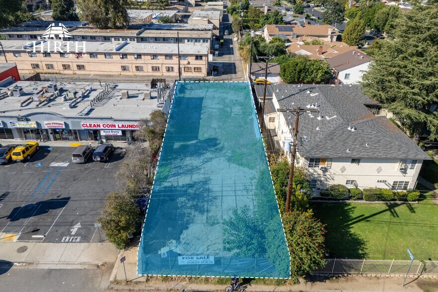 6825 Kester Ave, Van Nuys, CA à vendre - Photo du bâtiment - Image 3 de 9