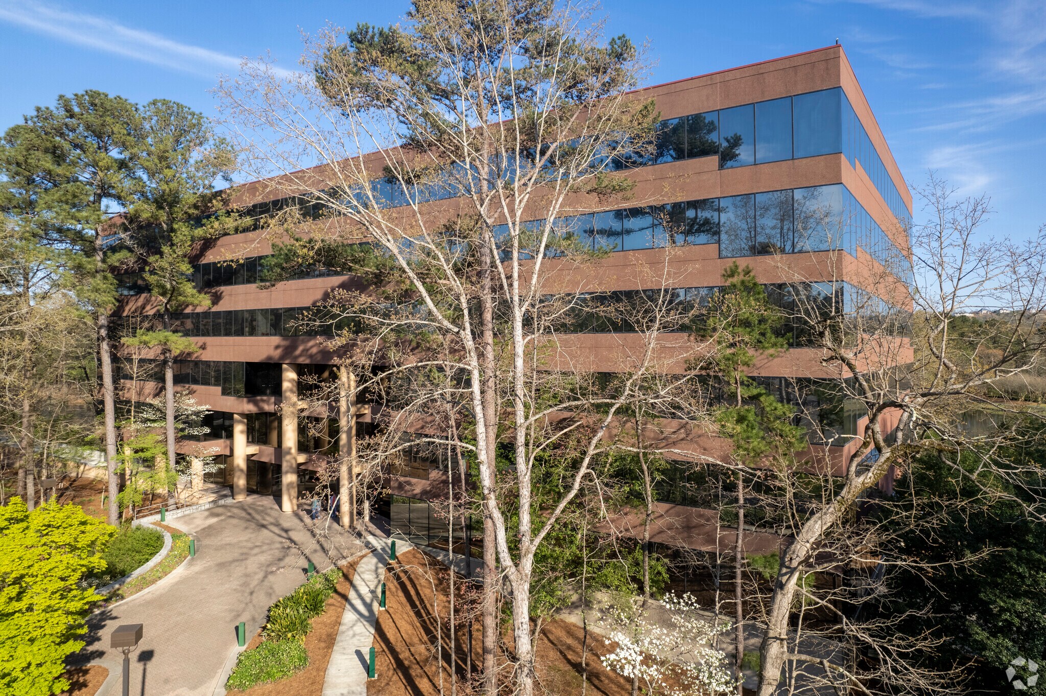 44 Inverness Center Pky, Birmingham, AL for lease Building Photo- Image 1 of 14