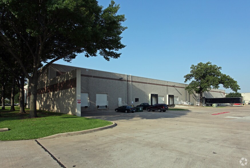 1620 Rafe St, Carrollton, TX à louer - Photo du bâtiment - Image 3 de 5