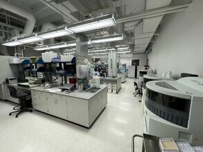 3510 Hopkins Pl N, Oakdale, MN for lease Interior Photo- Image 2 of 15