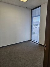 3050 Presidential Dr, Atlanta, GA for lease Interior Photo- Image 2 of 5