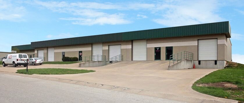 1117 Valley Ridge Ct, Grain Valley, MO à louer - Photo du bâtiment - Image 2 de 17