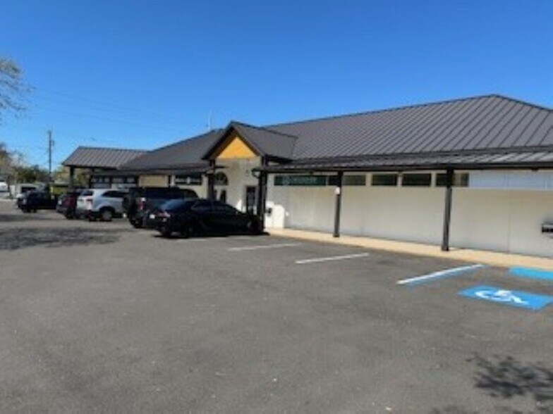 1001 N Macdill Ave, Tampa, FL à louer - Photo du bâtiment - Image 3 de 7