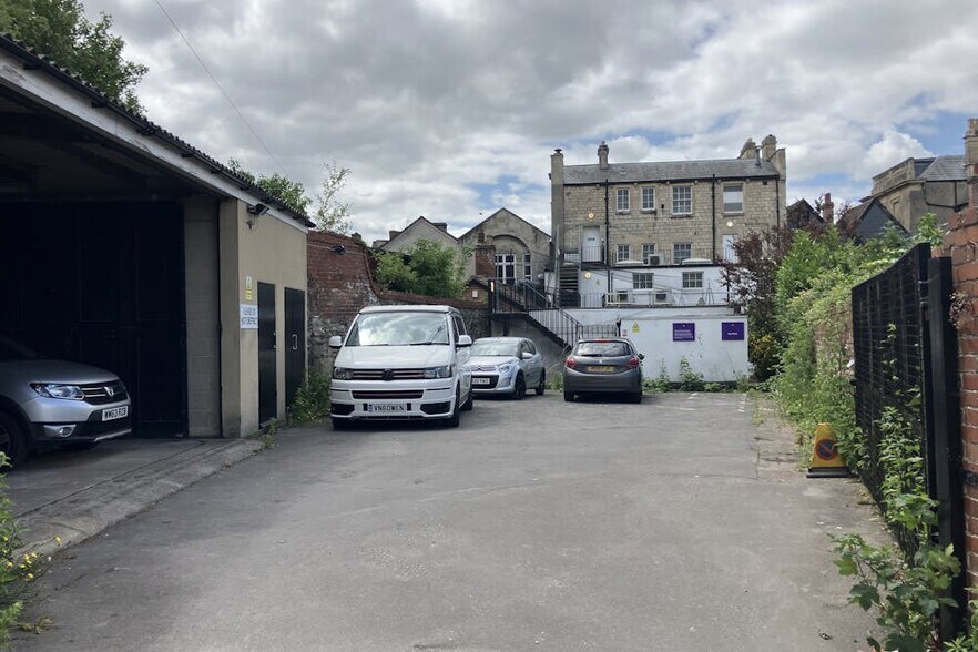 62 Fore St, Trowbridge à vendre - Photo du bâtiment - Image 3 de 3