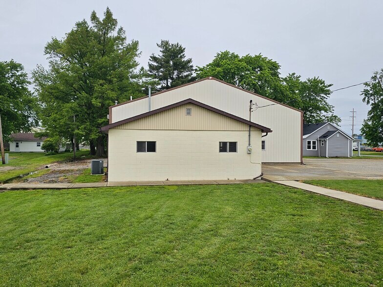 1007 Cherry st, Effingham, IL à vendre - Photo du bâtiment - Image 2 de 6