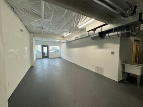 4610-4640 SW Beaverton Hillsdale Hwy, Portland, OR à louer Photo intérieure- Image 1 de 3