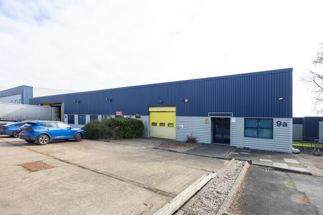 Plus de détails pour Telford Rd, Basingstoke - Industriel à louer