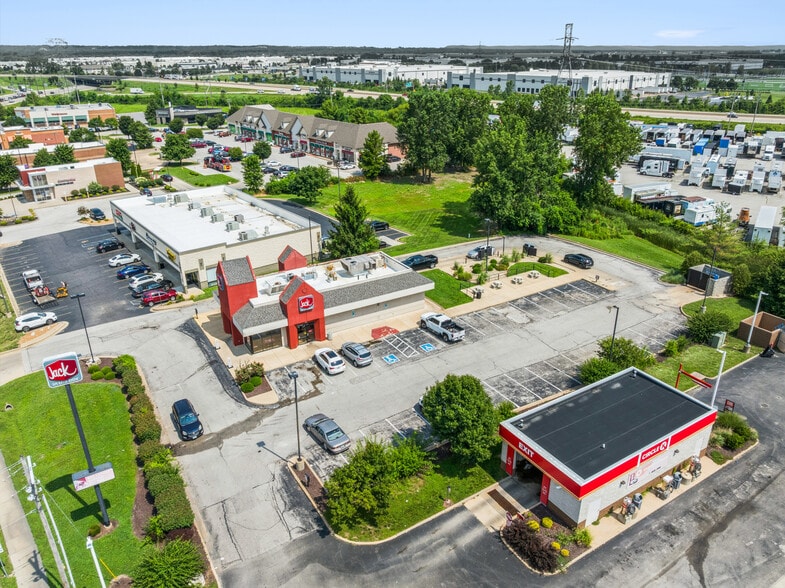 3710 Elm St, Saint Charles, MO à vendre - Photo du bâtiment - Image 3 de 6