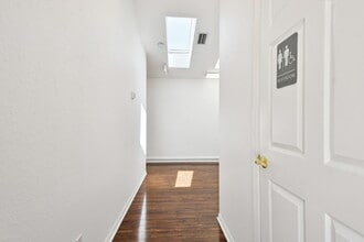 670 2nd St N, Safety Harbor, FL for lease Interior Photo- Image 2 of 15