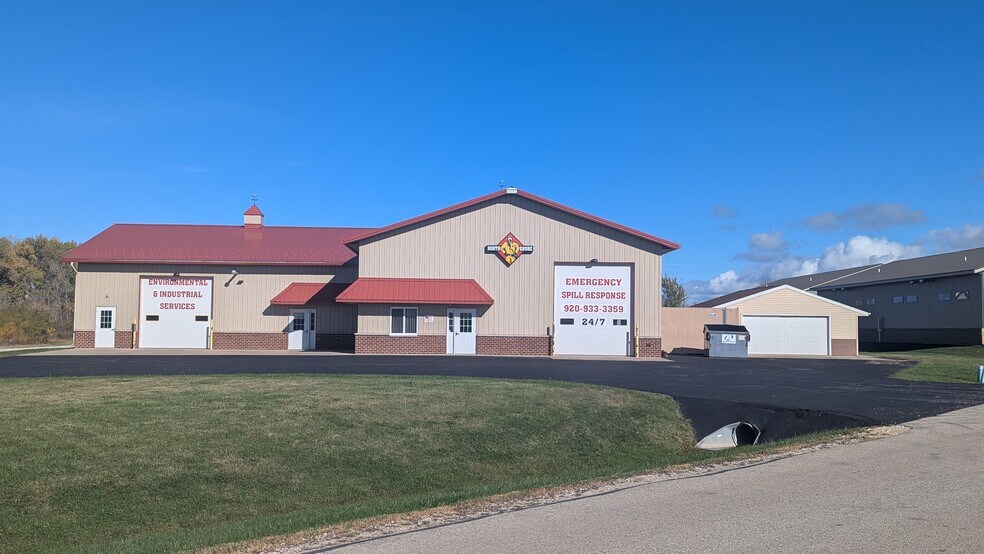 W4559 Lakepark Dr, Fond Du Lac, WI à vendre - Photo du bâtiment - Image 1 de 5