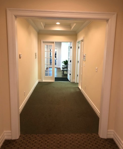 21 Princeton Pl, Orchard Park, NY for lease - Interior Photo - Image 3 of 4