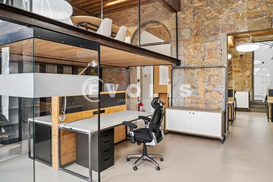 30 Rue Sergent Blandan, Lyon à vendre - Photo du bâtiment - Image 3 de 13