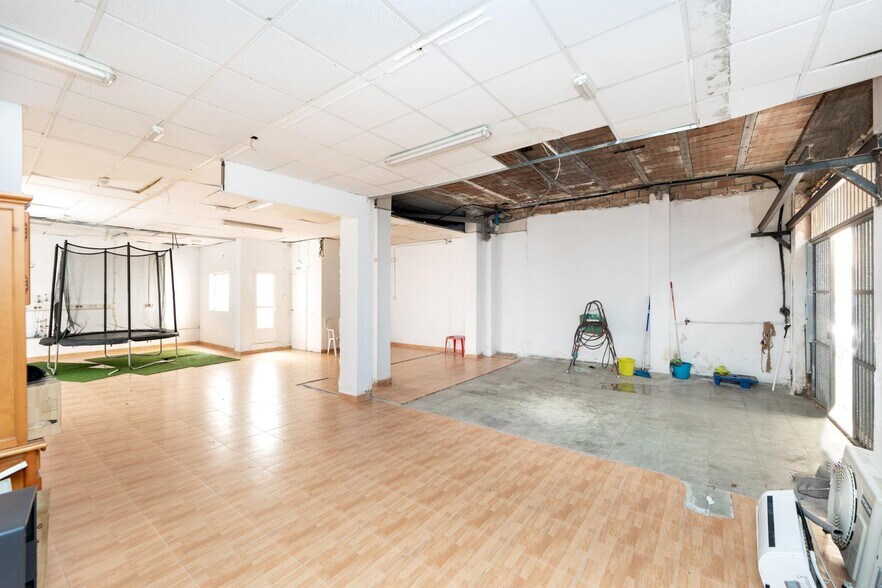 Calle Vizcaya, 13, Armilla, Granada for sale - Building Photo - Image 2 of 19