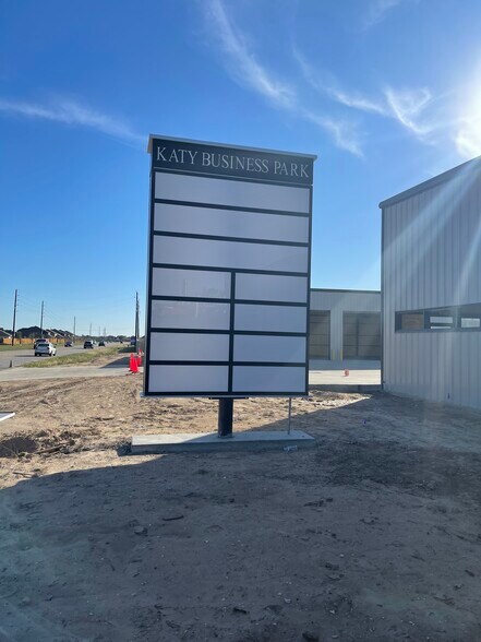 3313-3345 Porter Rd, Katy, TX à louer - Photo du bâtiment - Image 3 de 11