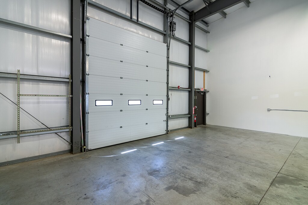 376 Dry Bridge Rd, North Kingstown, RI 02852 - Unité J2 - - Photo intérieure - Image 2 of 7