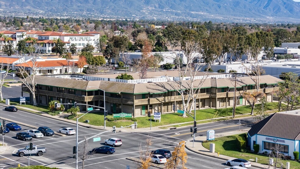 222 N Mountain Ave, Upland, CA for lease - Building Photo - Image 2 of 9